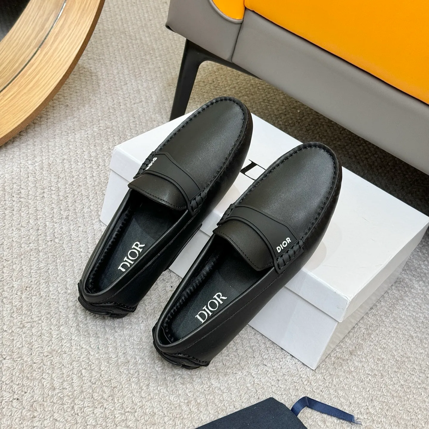 Men's clothing and shoes 💰420! (Yangli) Quality DIOR [Dior’s latest arrival] real auction hot-selling Doudou shoes 🔍DIOR) new Doudou shoes 👍Belgian designer Martin Margiela serves as Gucci shoe designer y full of charm, luxury style gentleman upper: imported cowhide, lining with spring sweat-absorbent first-layer sheepskin. Outsole Brand outsole, the last stitching on the bottom will never come off; equipped with classic Gucci exquisite hardware C D buckle💋The whole pair of shoes is fashionable and casual without losing high-end style; standard 38-46